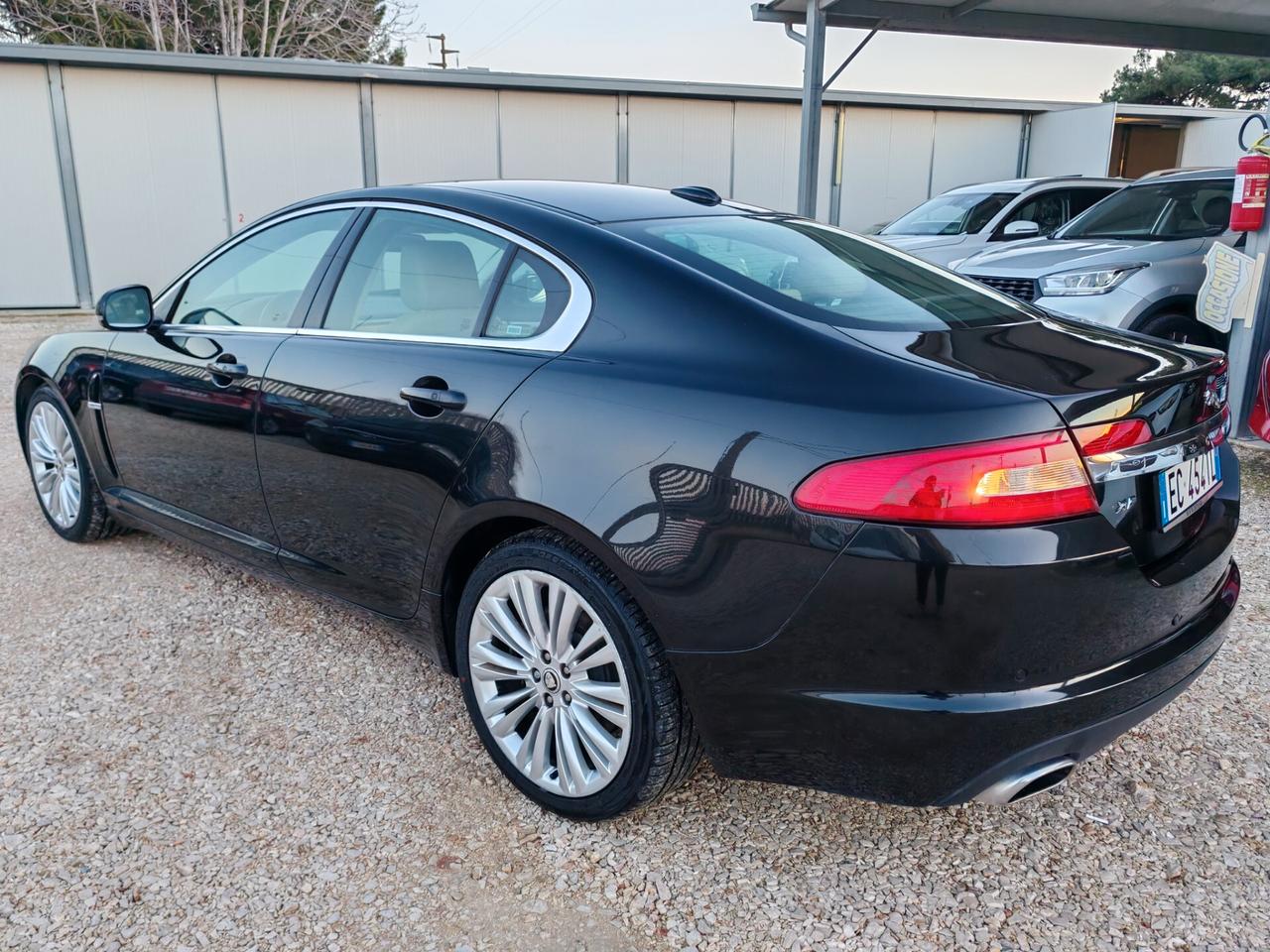 Jaguar XF 3.0 D V6 Luxury