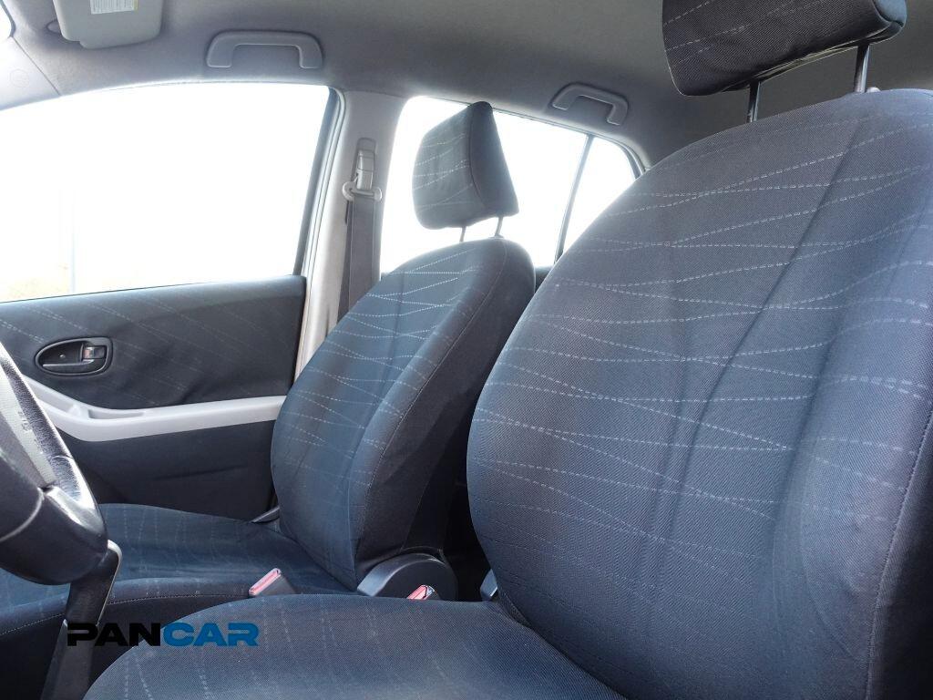 Toyota Yaris 1.0 5 porte Sol