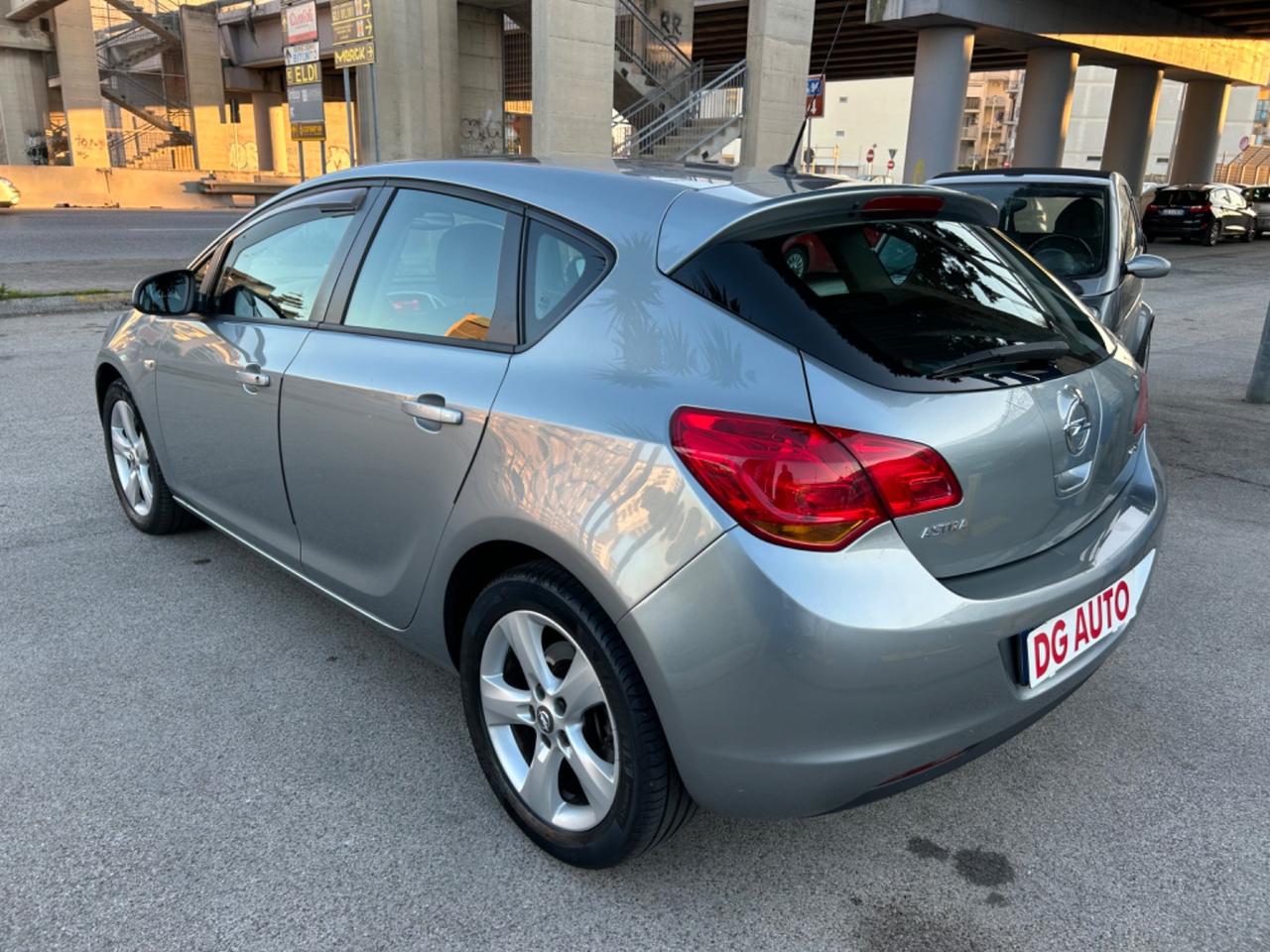 Opel Astra 1.7 CDTI 110CV 5 porte Cosmo 2011