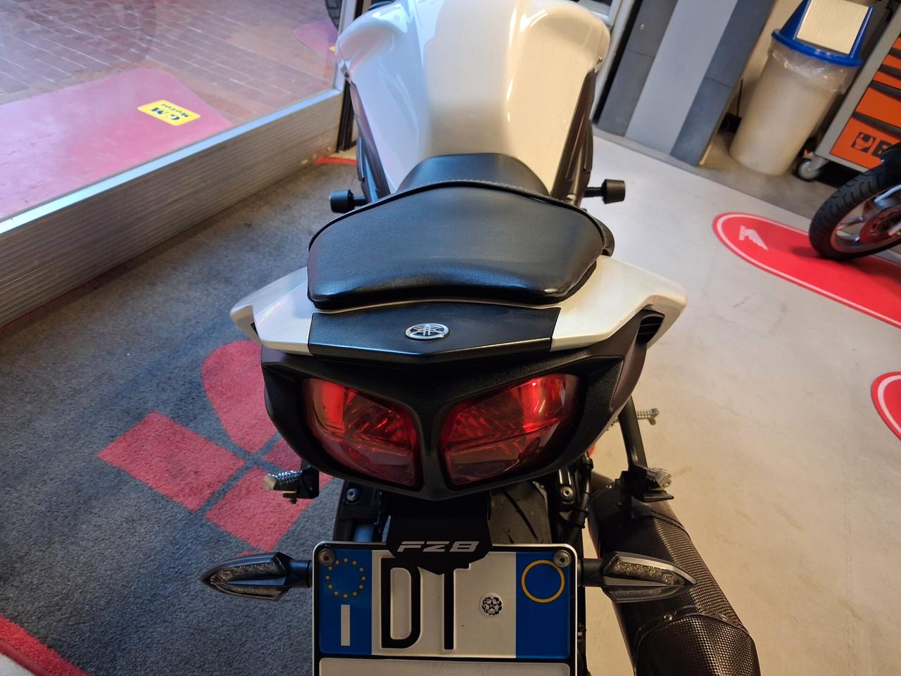 Yamaha FZ8