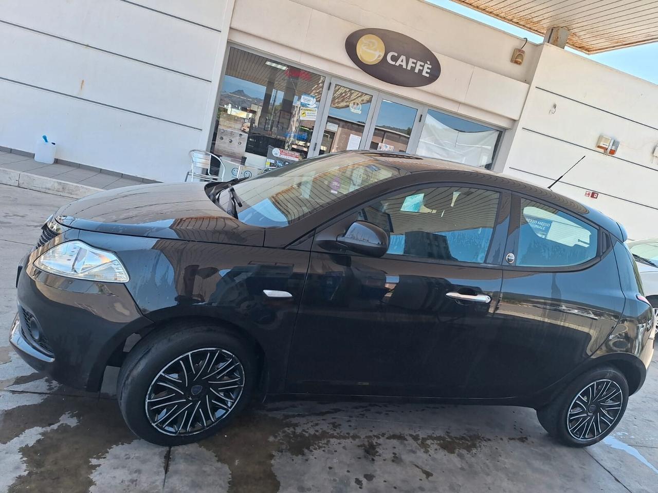 Lancia Ypsilon 1.2 69 CV 5 porte GPL Ecochic Gold