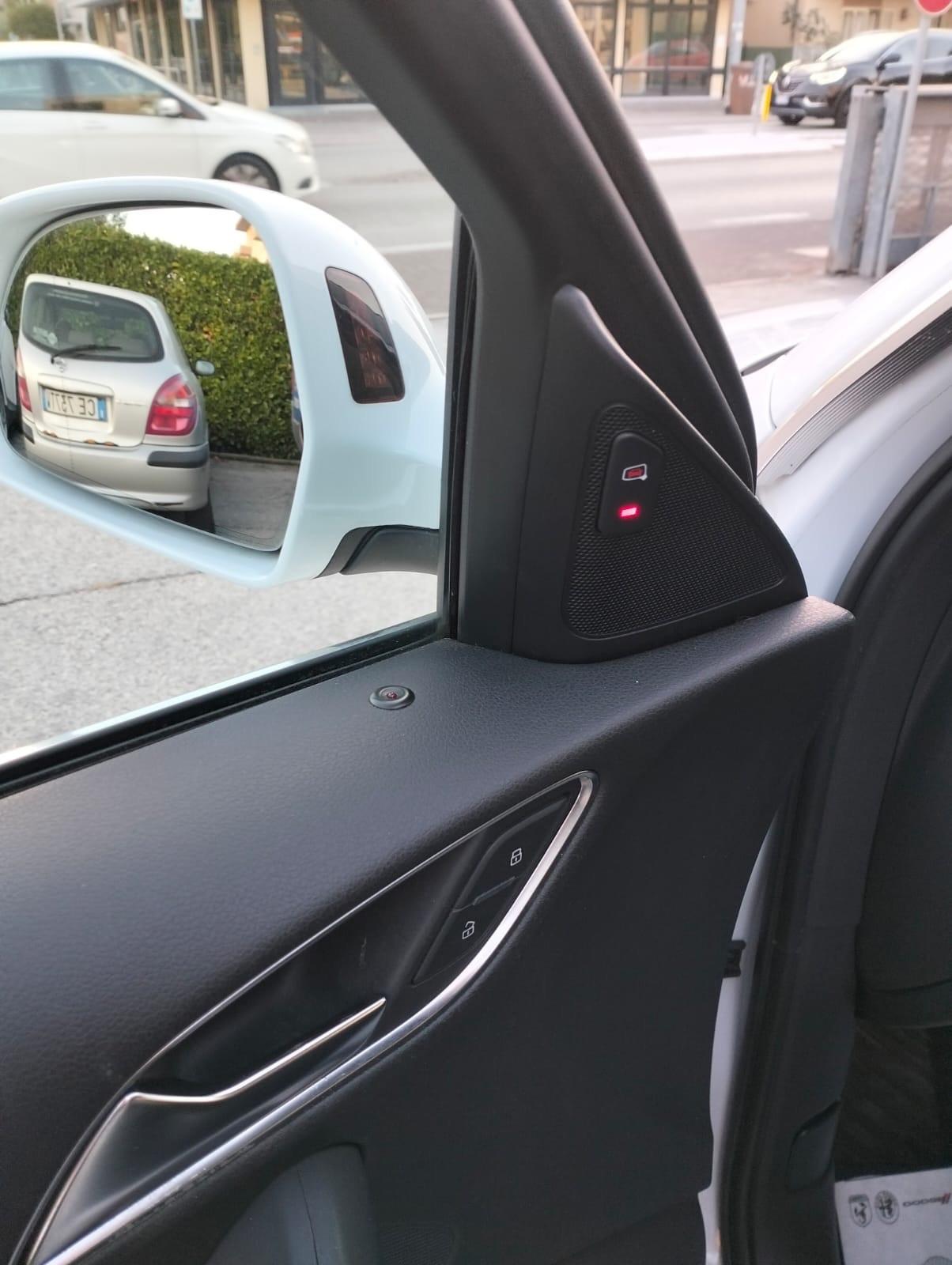 Audi Q3 S - LINE