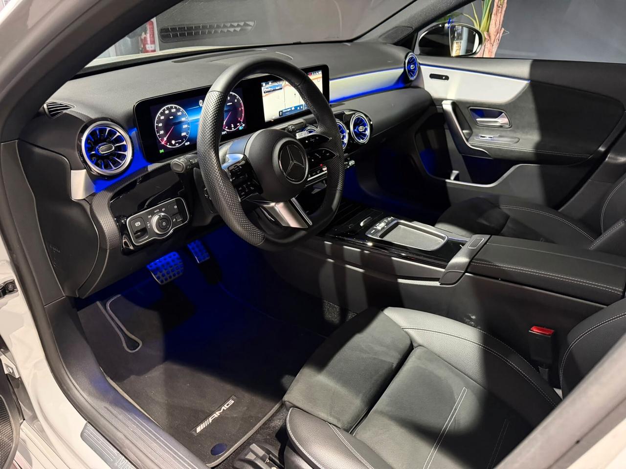 Mercedes-benz A 180 d Automatic Alpine Grey Edition
