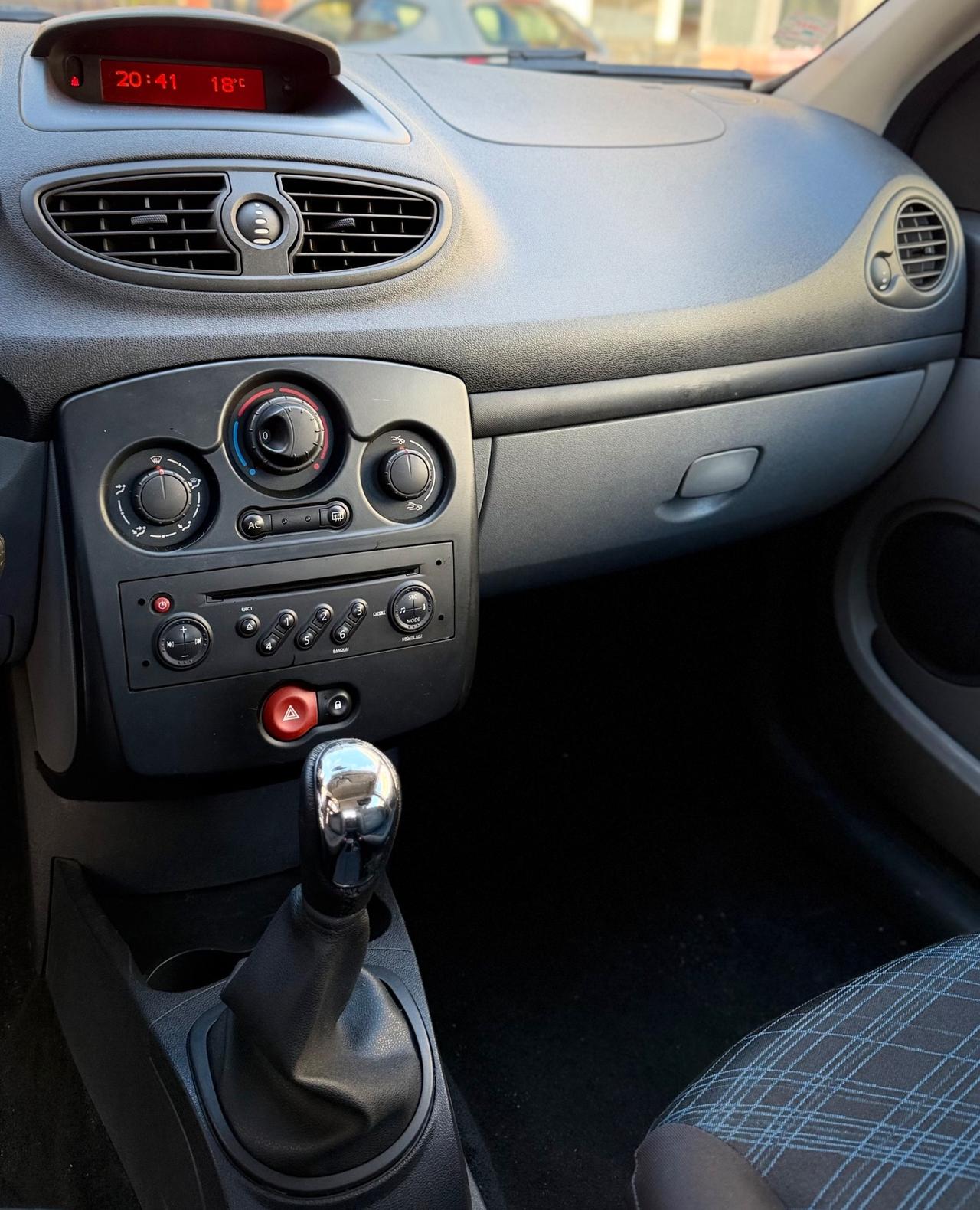 Renault Clio 1.2 Benzina 75 Cv