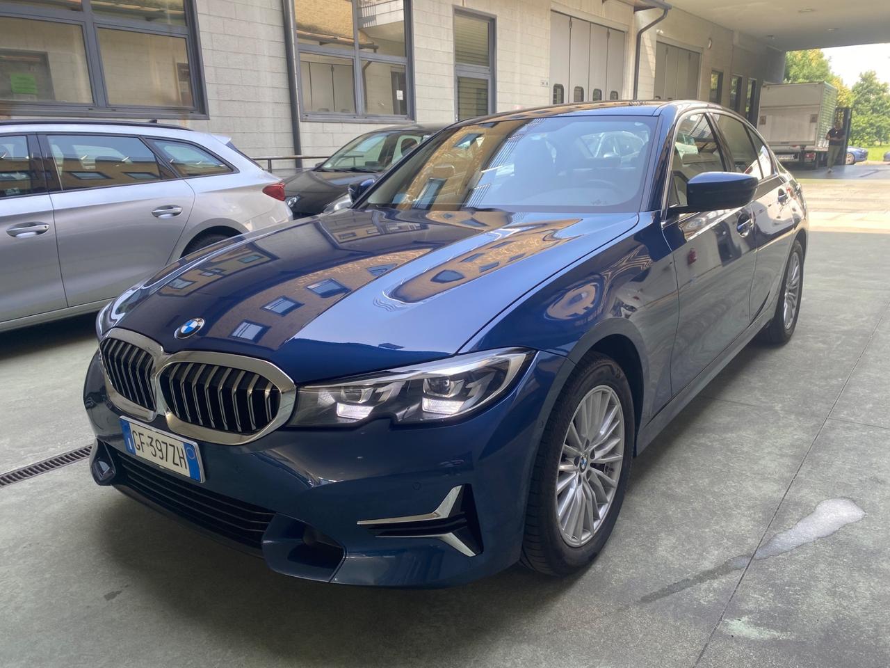 Bmw 330 330i xDrive Luxury