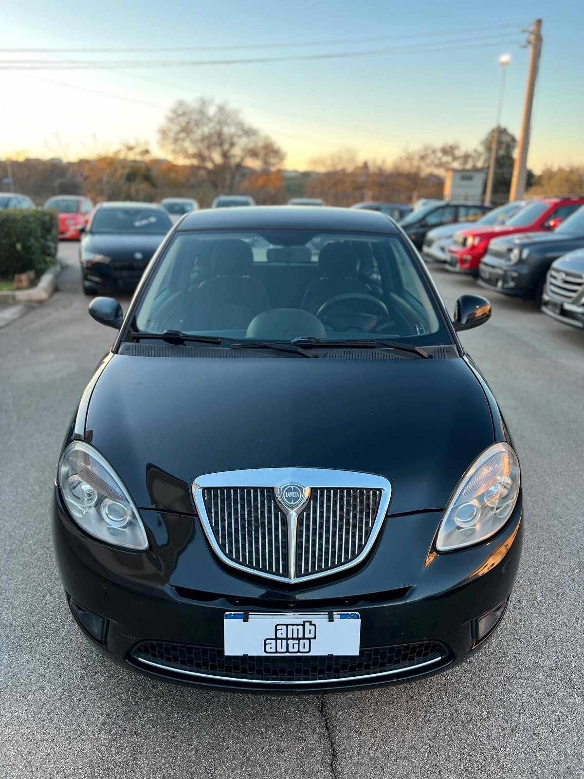 Lancia Ypsilon 1.2 69 CV Unyca NEOPATENTATI