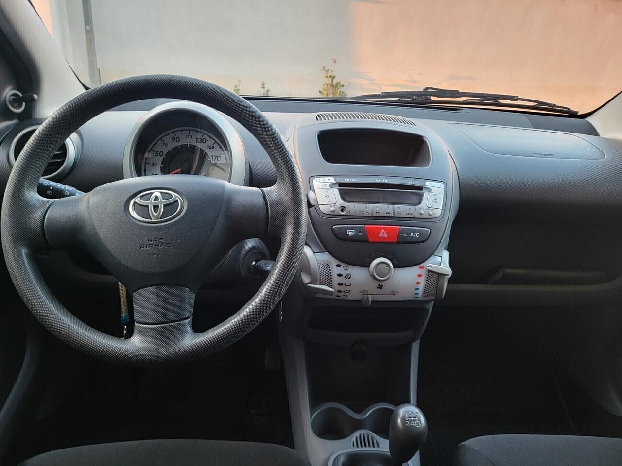 Toyota Aygo 1.0 12V VVT-i 5 porte 04/2011KM 103000