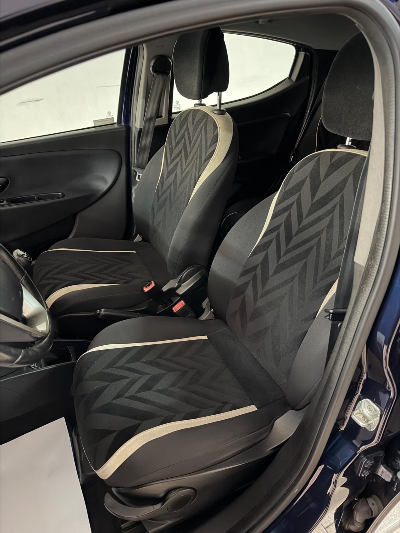 Lancia Ypsilon 0.9 TwinAir 85 CV 5 porte Metano Ecochic Platinum