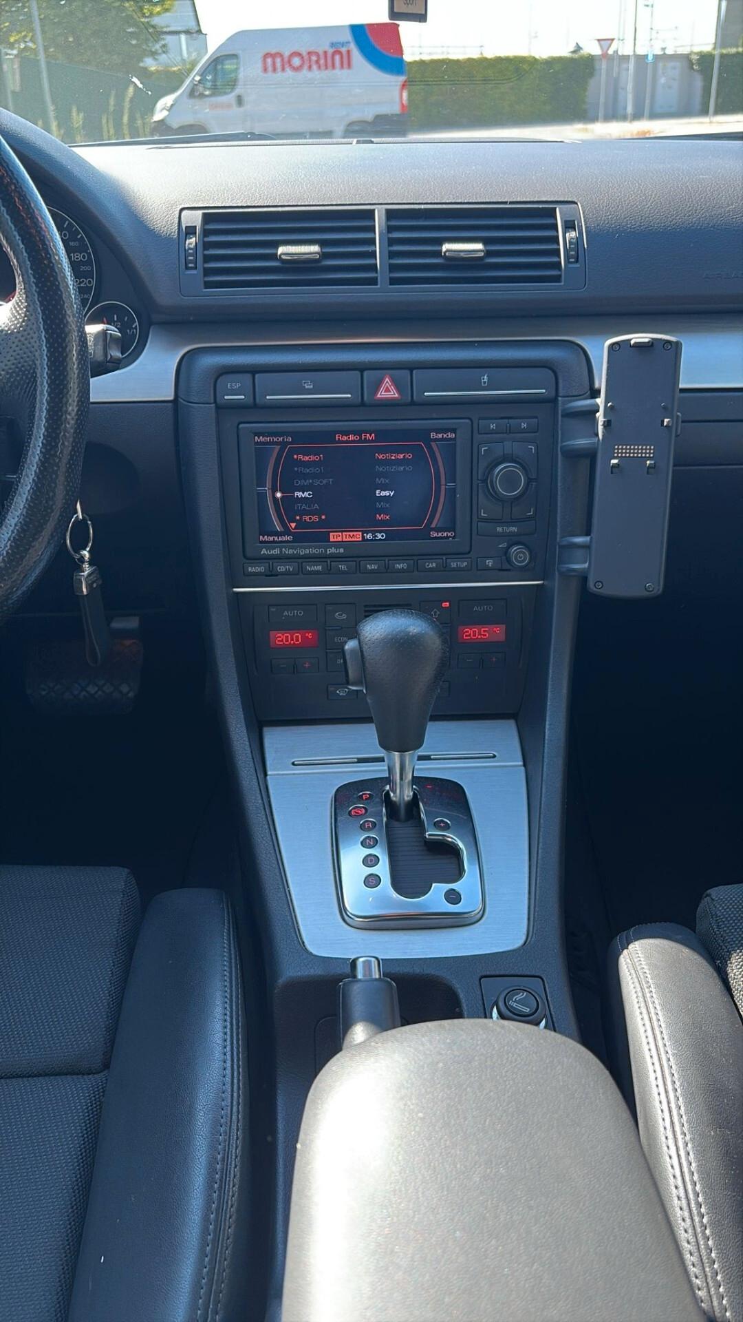 Audi A4 STATION WAGON 2.0 TDI S-LINE AUTOMATICA 18"