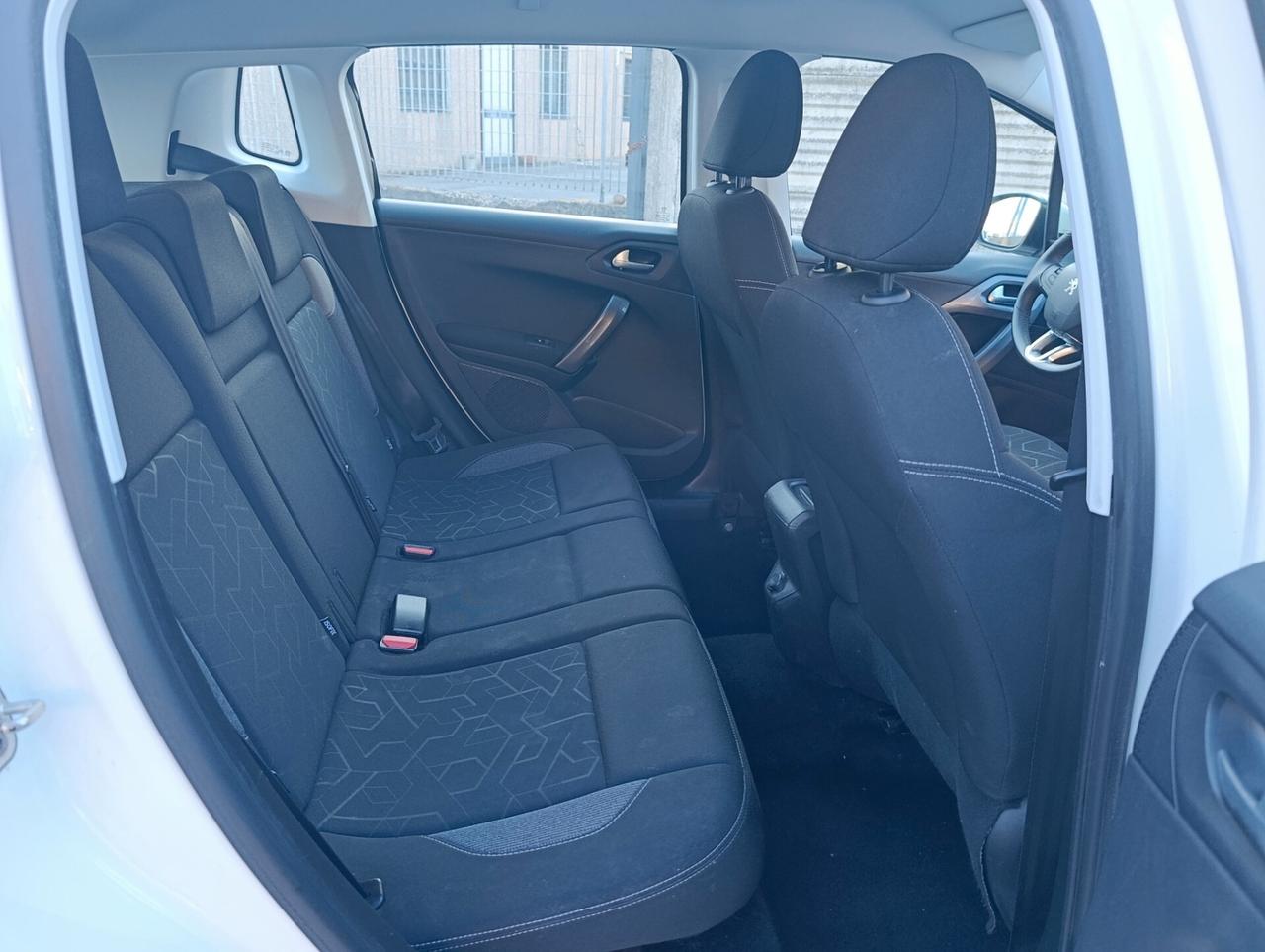 Peugeot 2008 PureTech 82 Allure