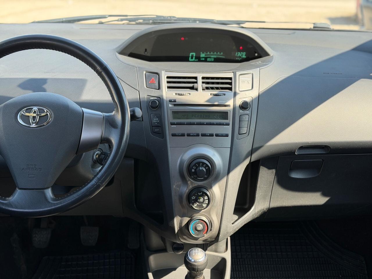 Toyota Yaris 1.0 5 porte Sol