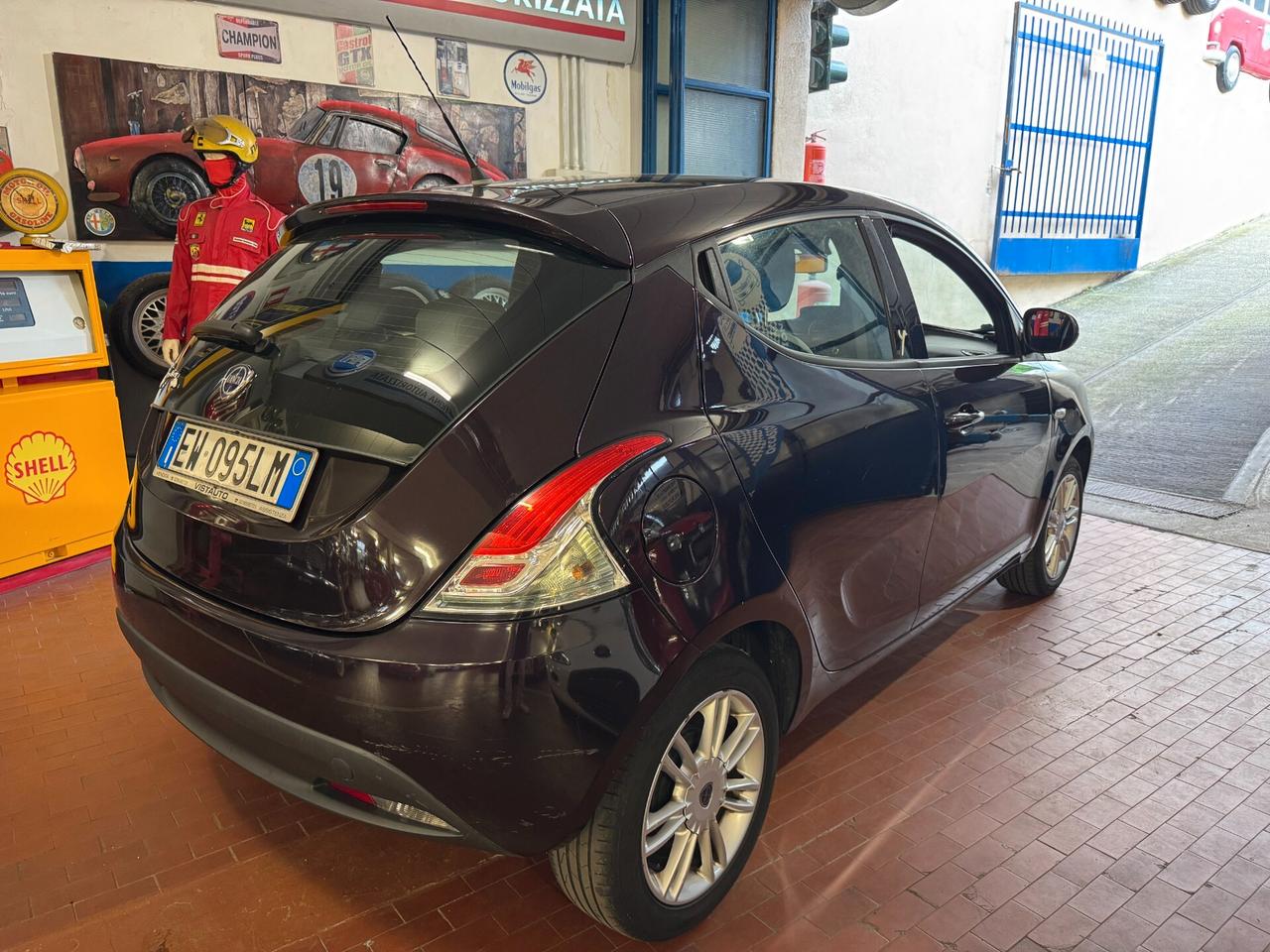 Lancia Ypsilon 1.2 69 CV 5 porte Elefantino
