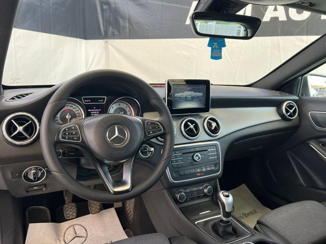 MERCEDES-BENZ GLA 200 d Automatic Business