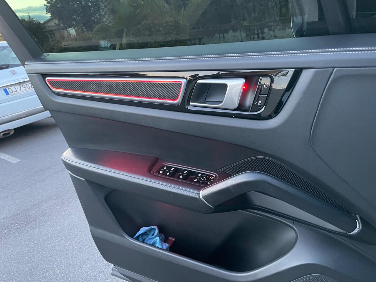 Porsche Cayenne 3.0 V6 E-Hybrid GTS