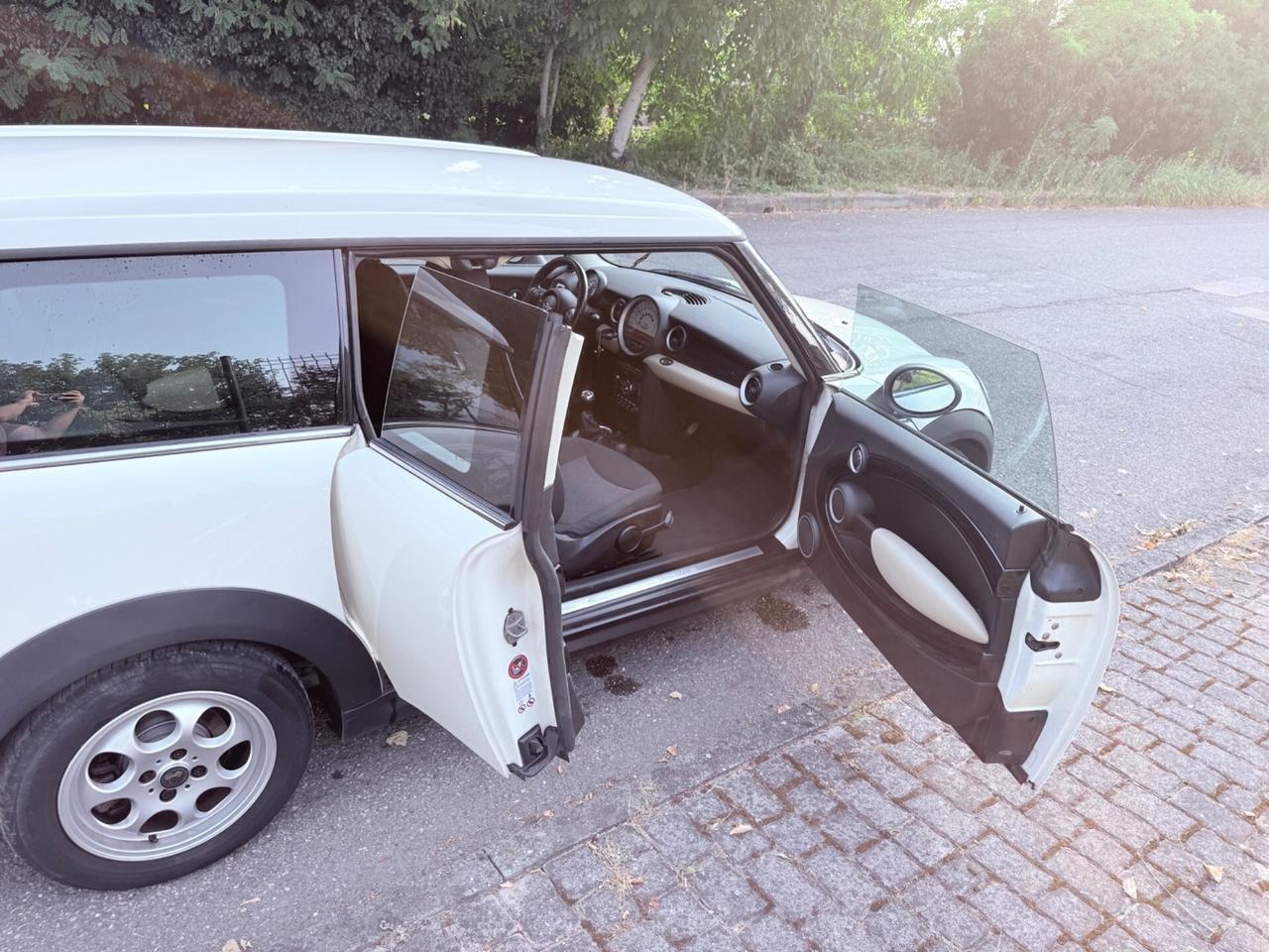 Mini Cooper D Clubman 1.6 DIESEL- 2010