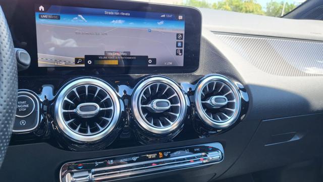 MERCEDES-BENZ GLA 200 d 4 MATIC PREMIUM AMG TETTO TAGLIANDI MB GARANZIA