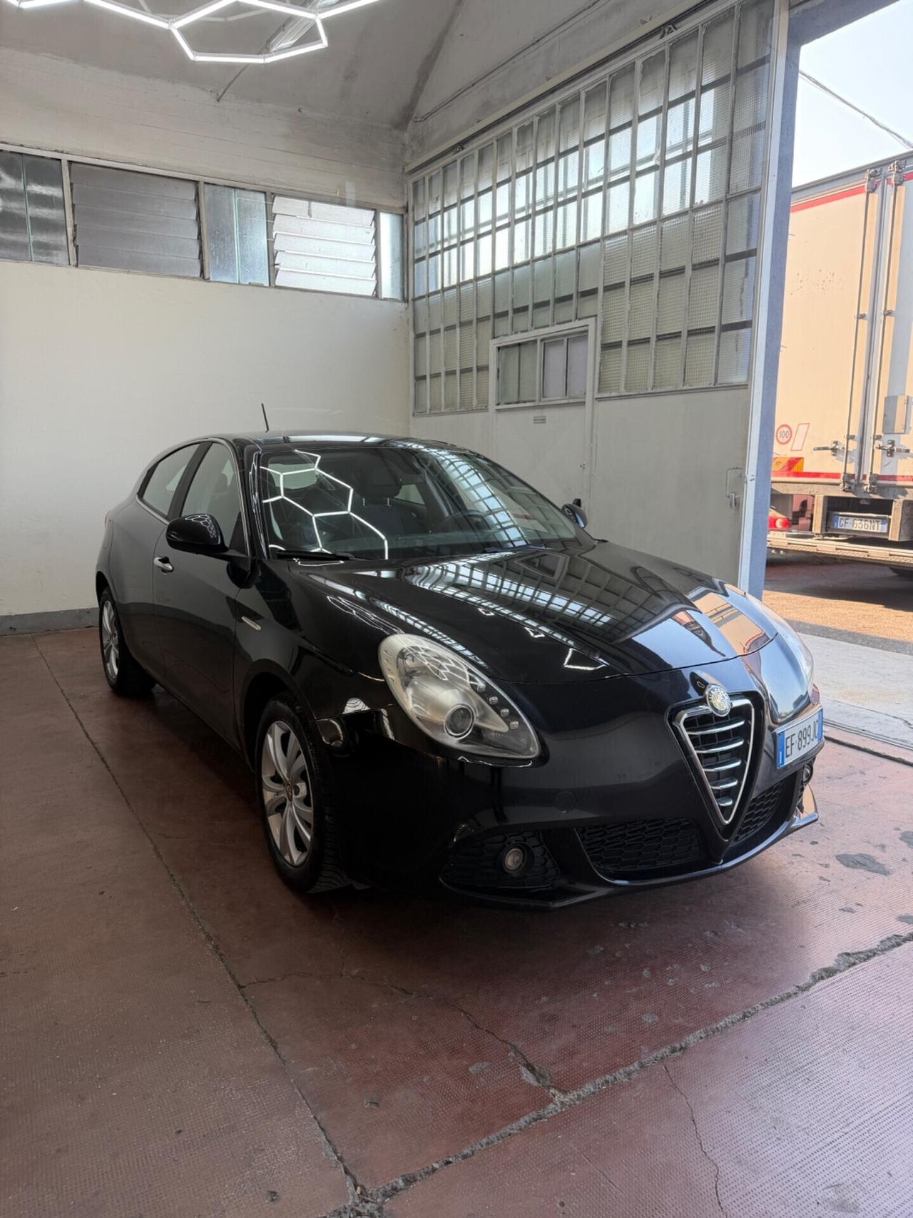 Alfa Romeo Giulietta 1.6 105 CV