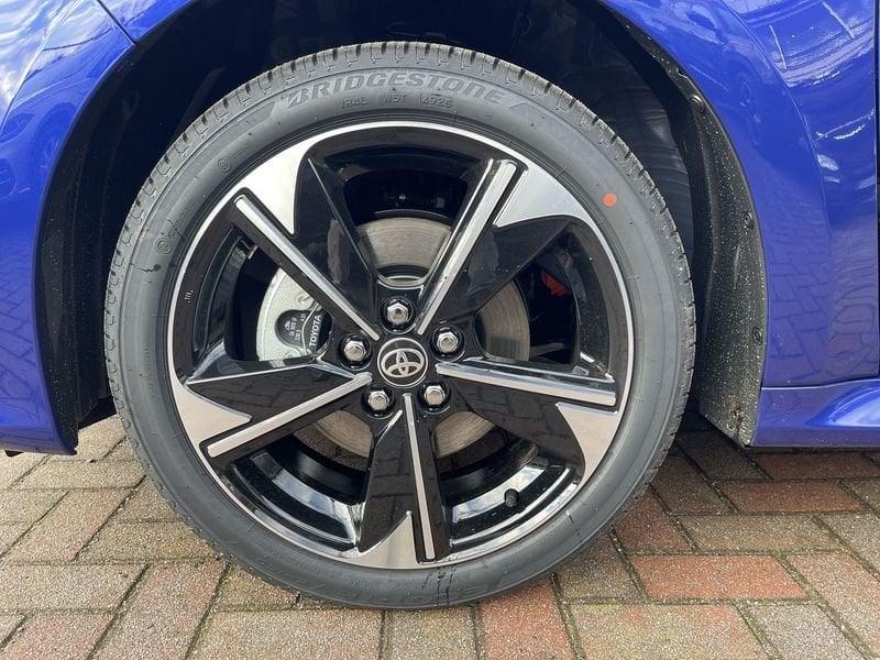 Toyota Yaris 1.5h 130 Lounge - NUOVO