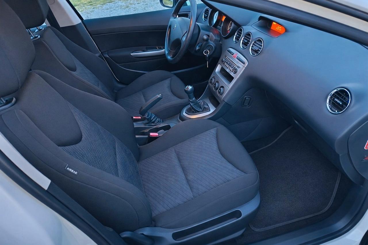 Peugeot 308 1.6 8V HDi 93CV 5p. Active €5 NEOPAT UNOCOP 140.000KM