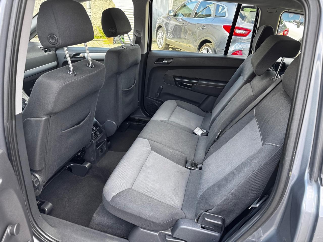 Opel Zafira 1.6 16V GPL gancio traino 7 posti