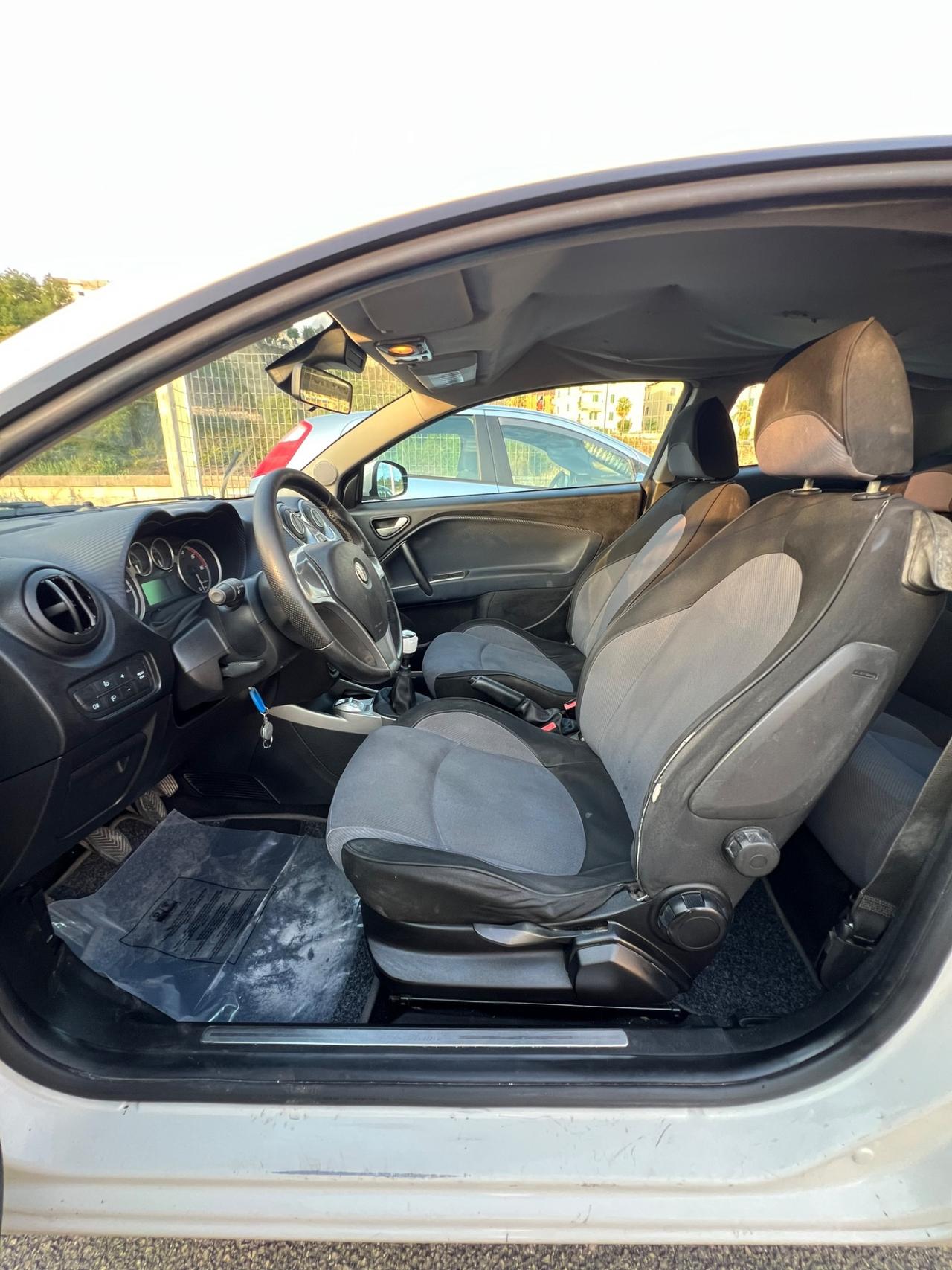 Alfa Romeo MiTo 1.3 JTDm 16V 90 CV Distinctive Sport Pack