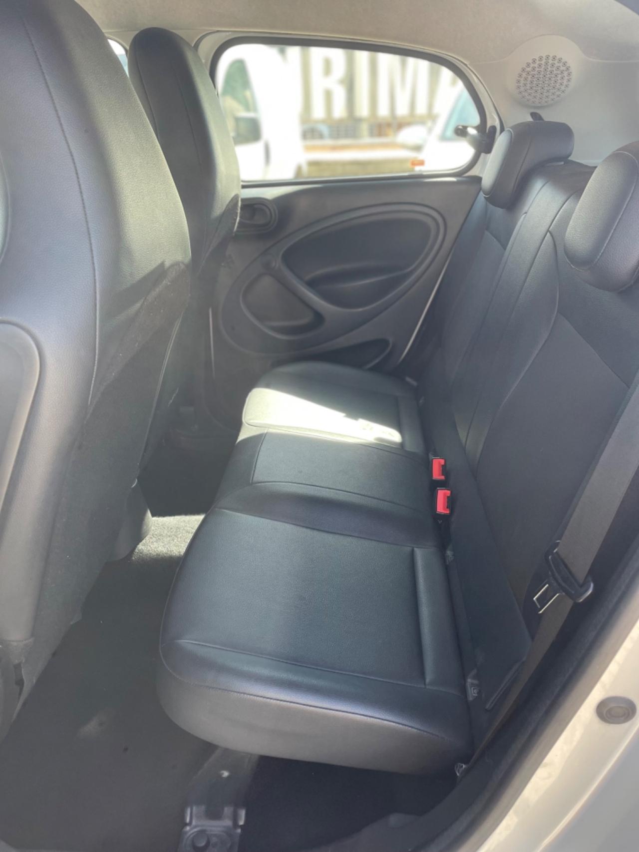 Smart ForFour 70 1.0 twinamic Youngster