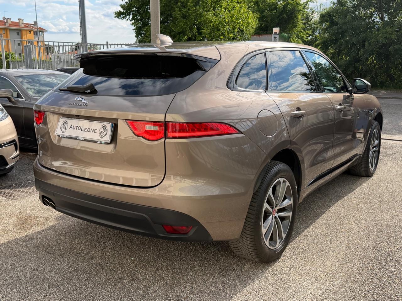 Jaguar F-Pace 2.0 D 180 CV AWD aut. R-Sport