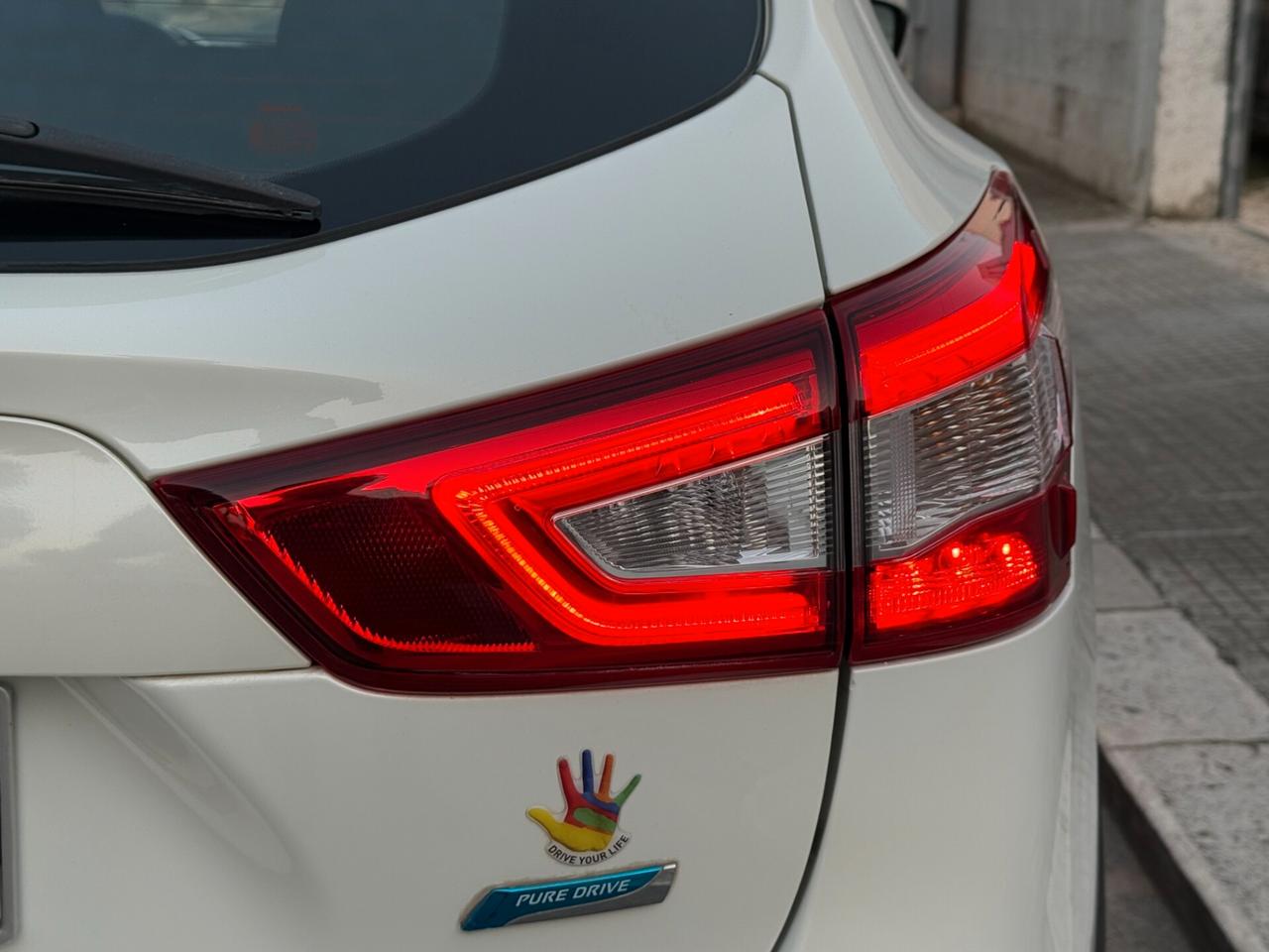Nissan Qashqai 1.5 dCi Tekna *BIANCO PERLA - 2015