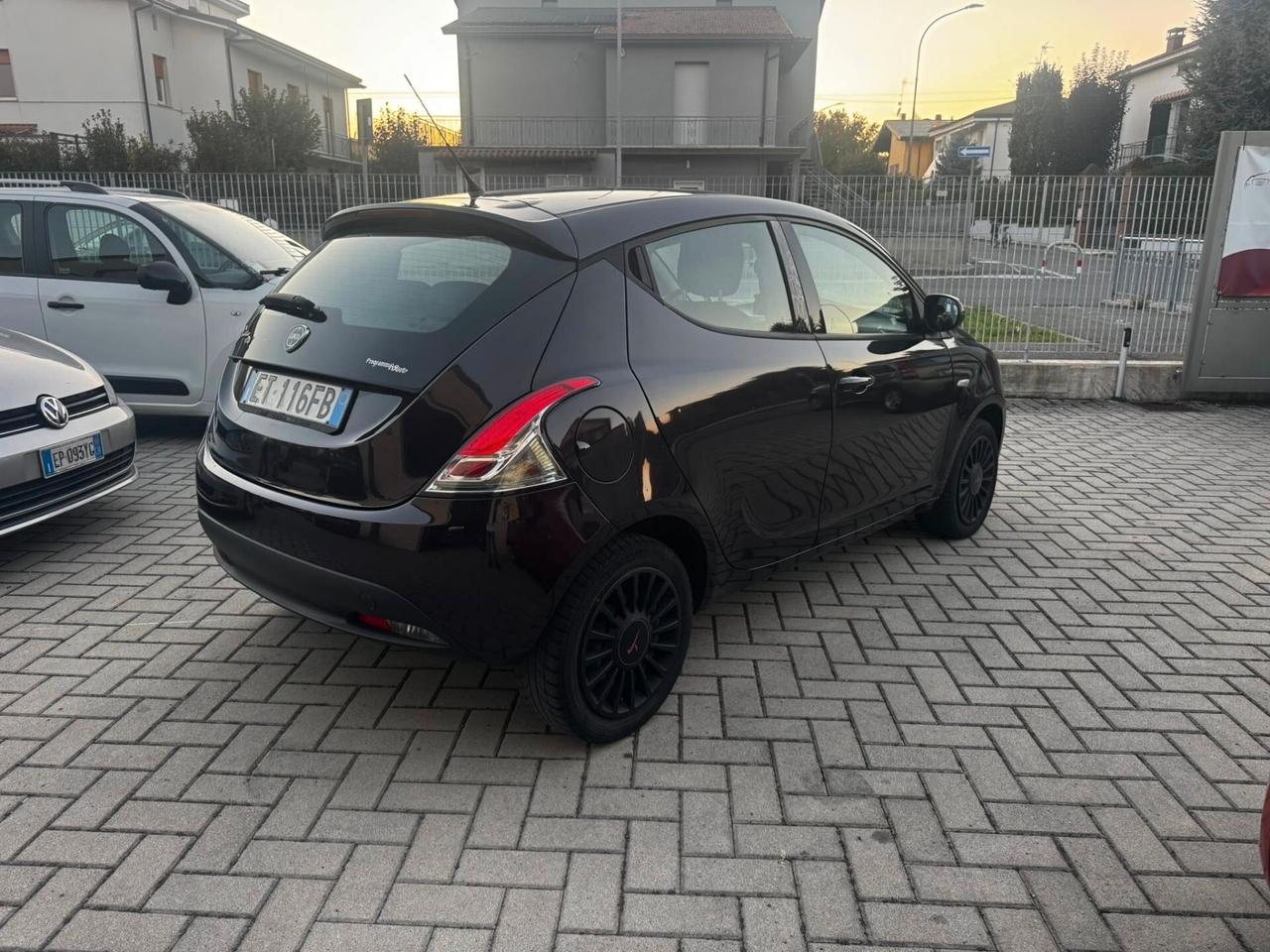 Lancia Ypsilon 1.2 69 CV 5 porte S&S Platinum