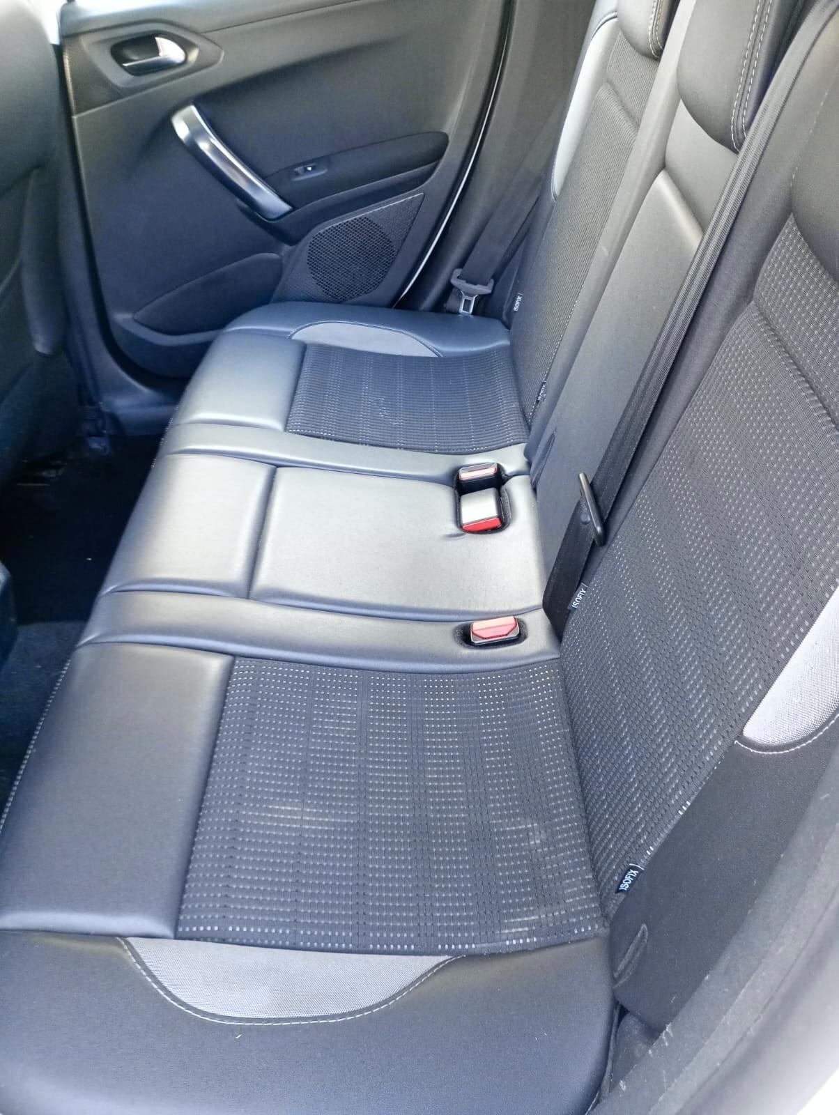 Peugeot 2008 1.6 e-HDI Allure