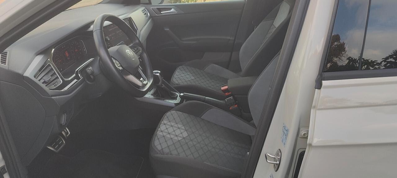 Volkswagen Taigo 1.0 TSI 115 CV DSG R-Line