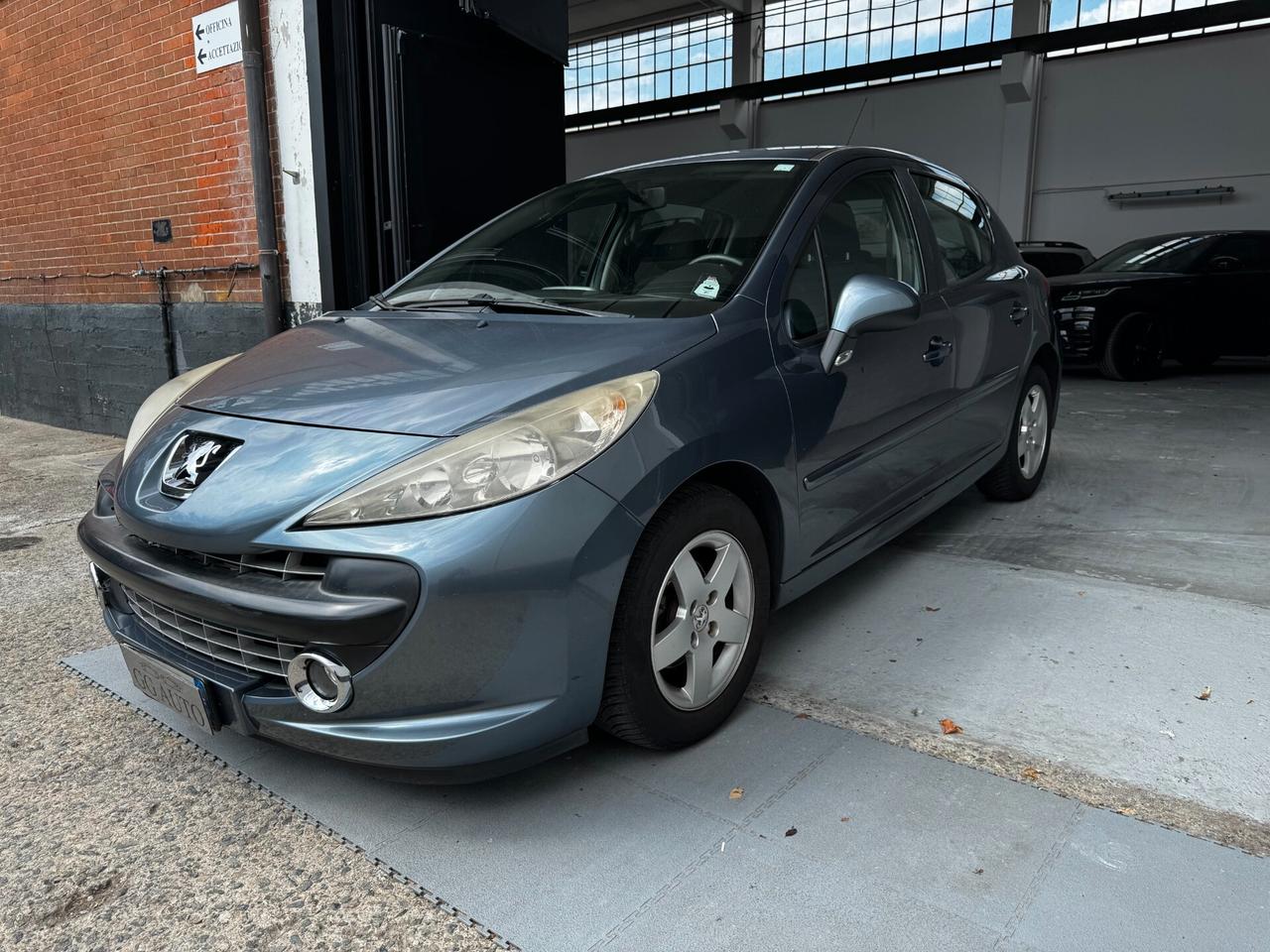 Peugeot 207 1.4 HDi 70CV 5p. ONE Line