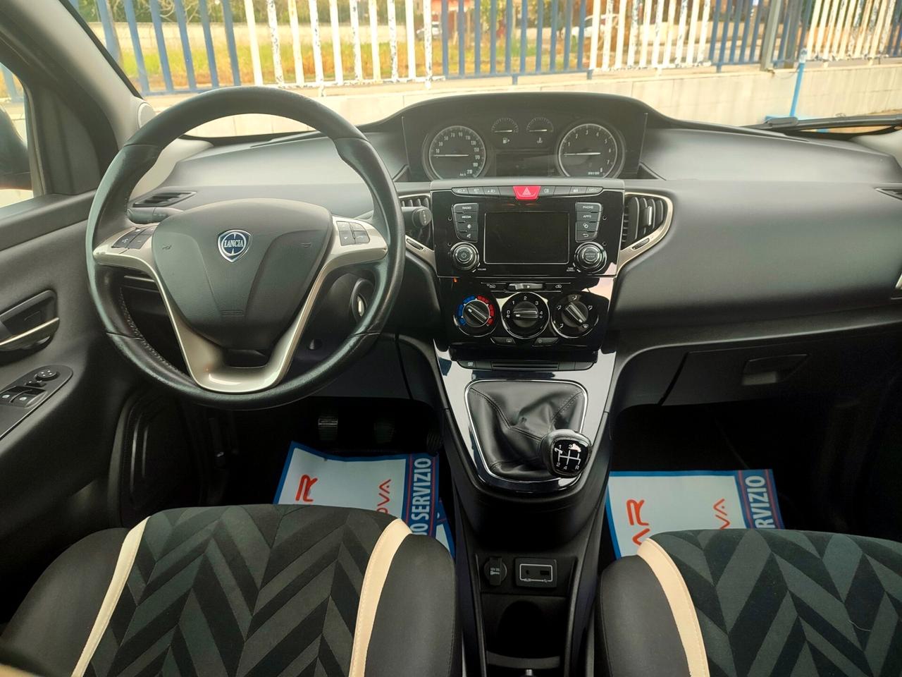 Lancia Ypsilon 1.2 69 CV 5 porte Gold