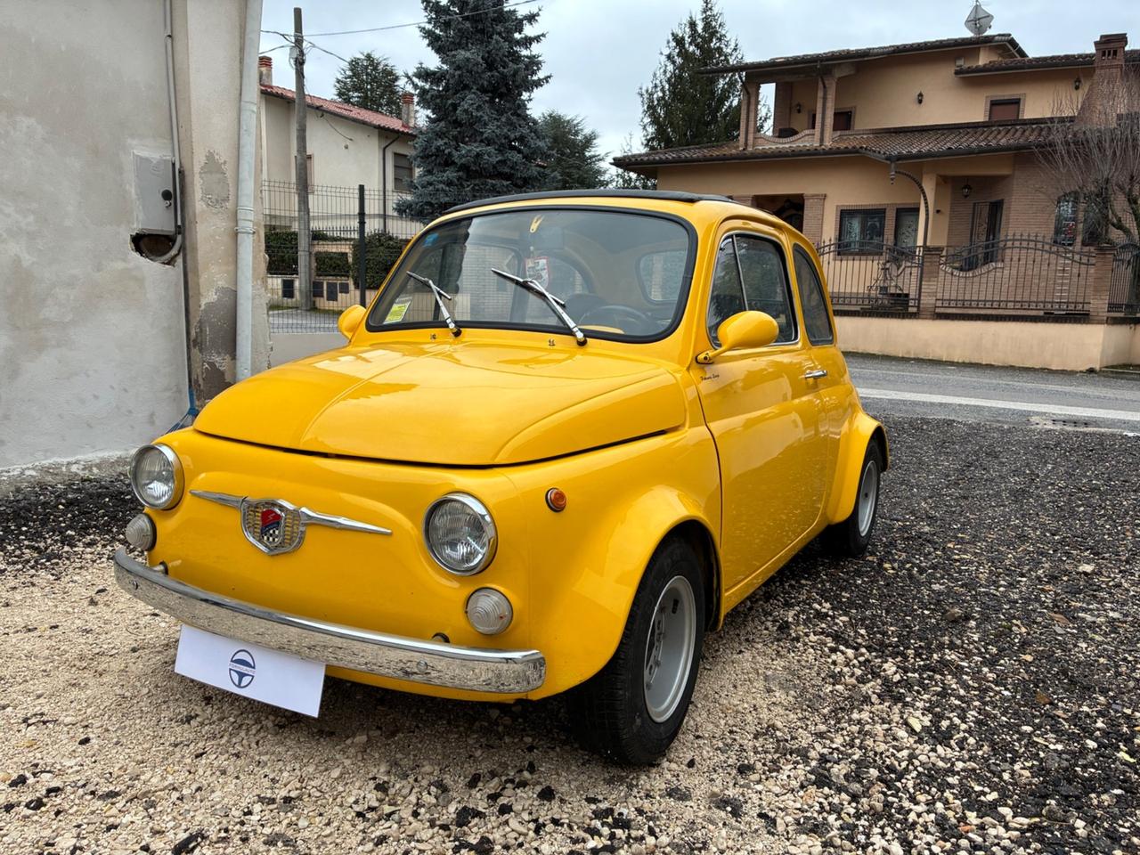 Fiat 500 giallo