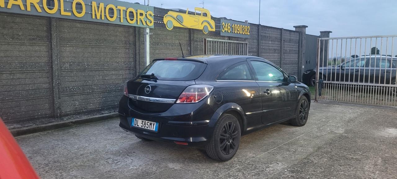 Opel Astra GTC 1.7 CDTI 101CV 3 porte Cosmo