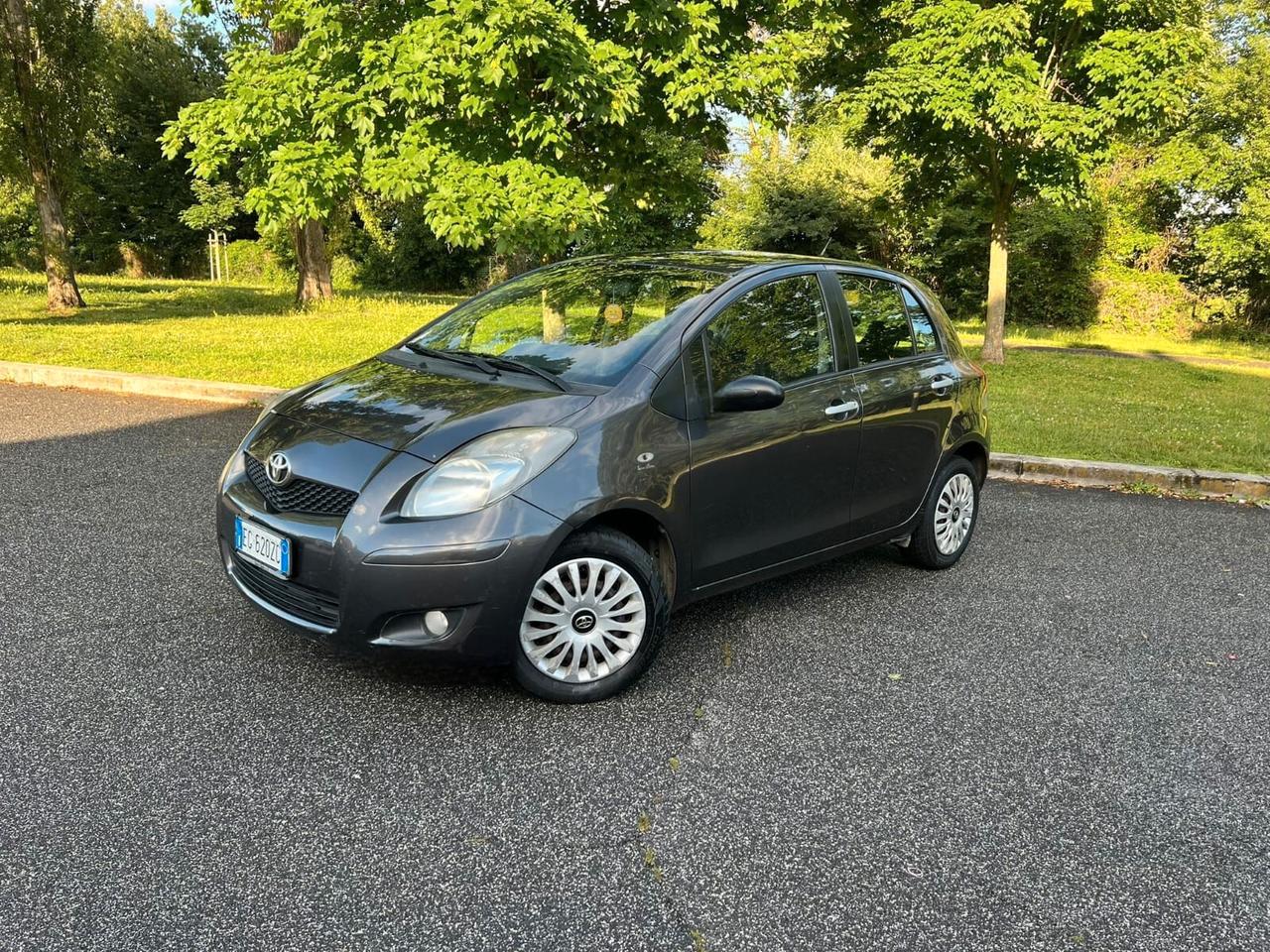 Toyota Yaris 1.0 5 porte