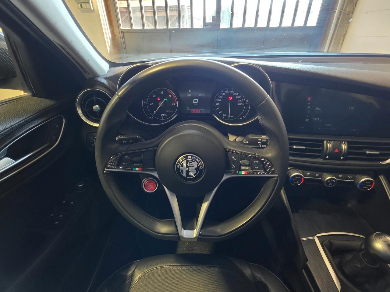 Alfa Romeo Giulia 2.2 Turbodiesel 150 CV Business Launch Edition