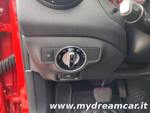 MERCEDES-BENZ GLA 200 Automatic Premium 156cv