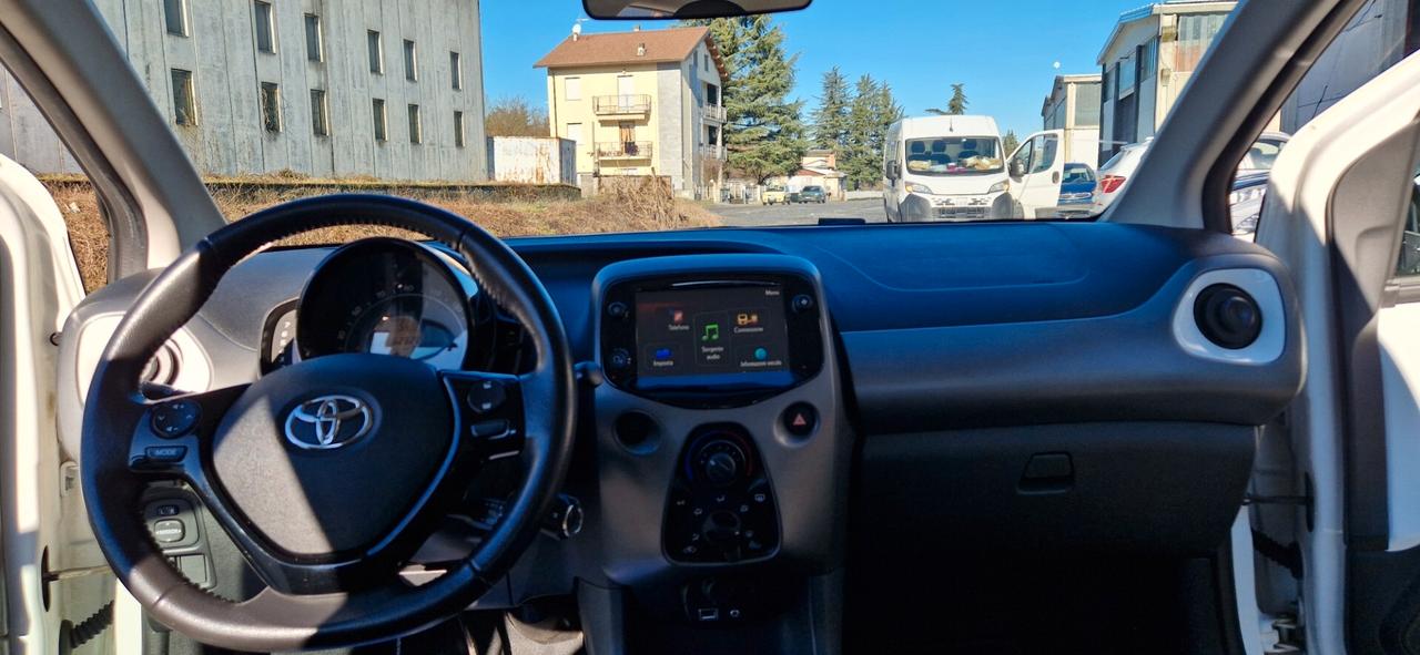 Toyota Aygo Connect 1.0 VVT-i 72 CV 5 porte