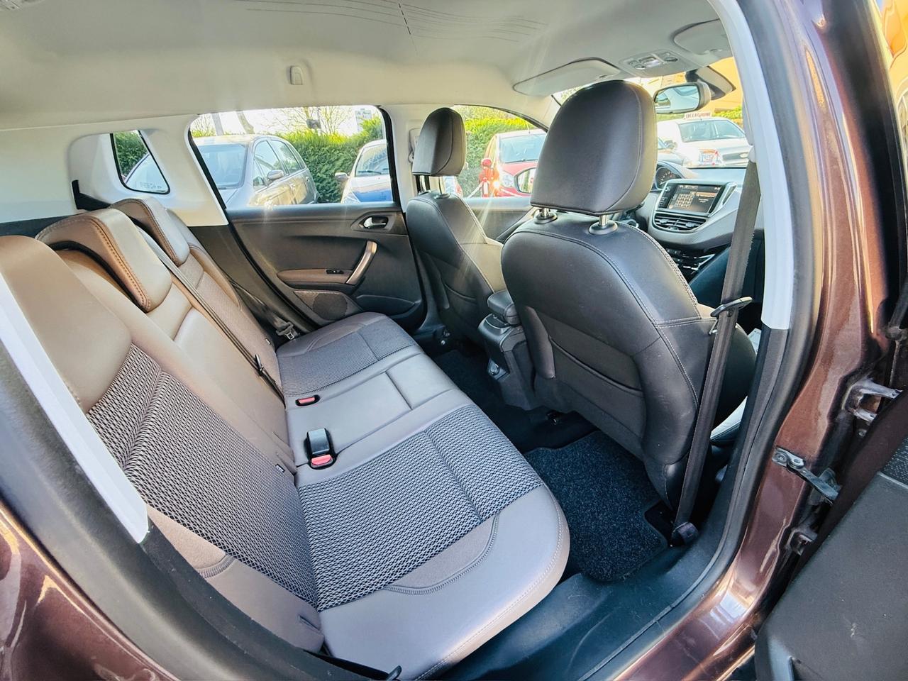 Peugeot 2008 1.6 e-HDi 115 CV Stop&Start Allure