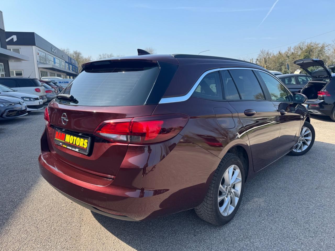 OpelAstra 1.6 CDTi 136CV S&S Sports Tourer Innovation Neopatentati