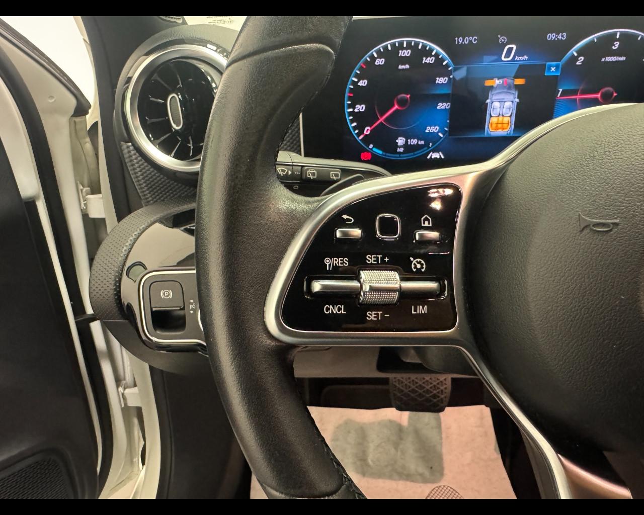Mercedes-Benz A 180D PREMIUM AUTO