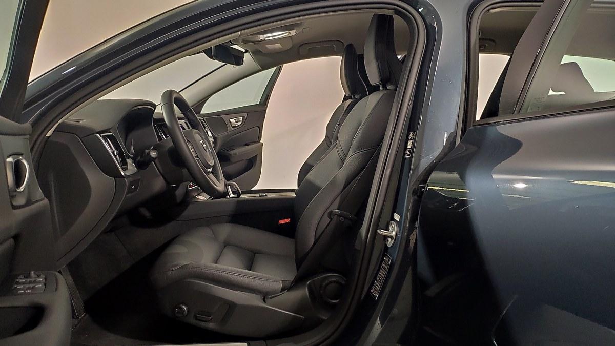 VOLVO V60 B4 Mild Hybrid Automatico Core