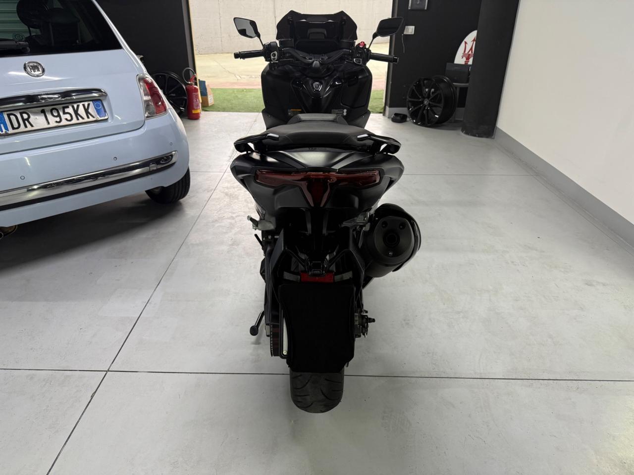 YAMAHA T MAX 560 2024