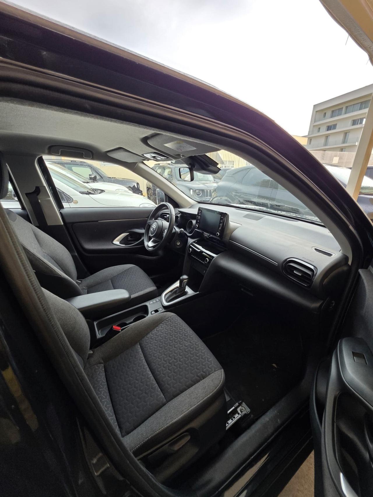 Toyota Yaris Cross 1.5 Hybrid 5p. E-CVT Business