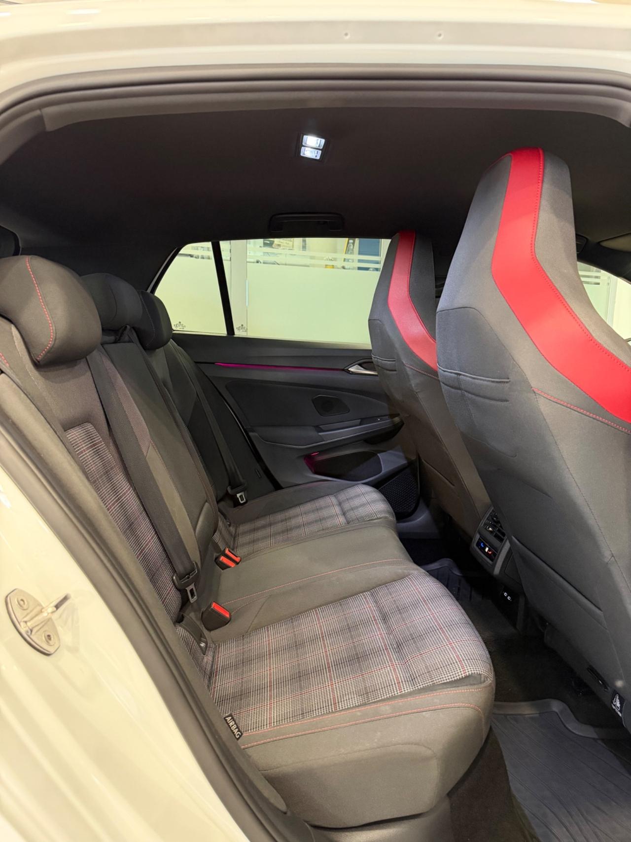 Volkswagen Golf GTI 2.0 TSI DSG