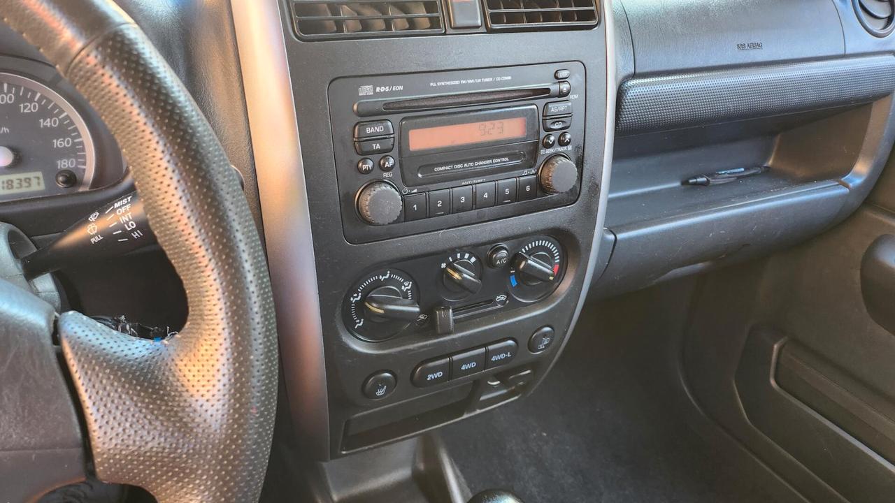 Suzuki Jimny 1.3i 16V cat 4WD JLX
