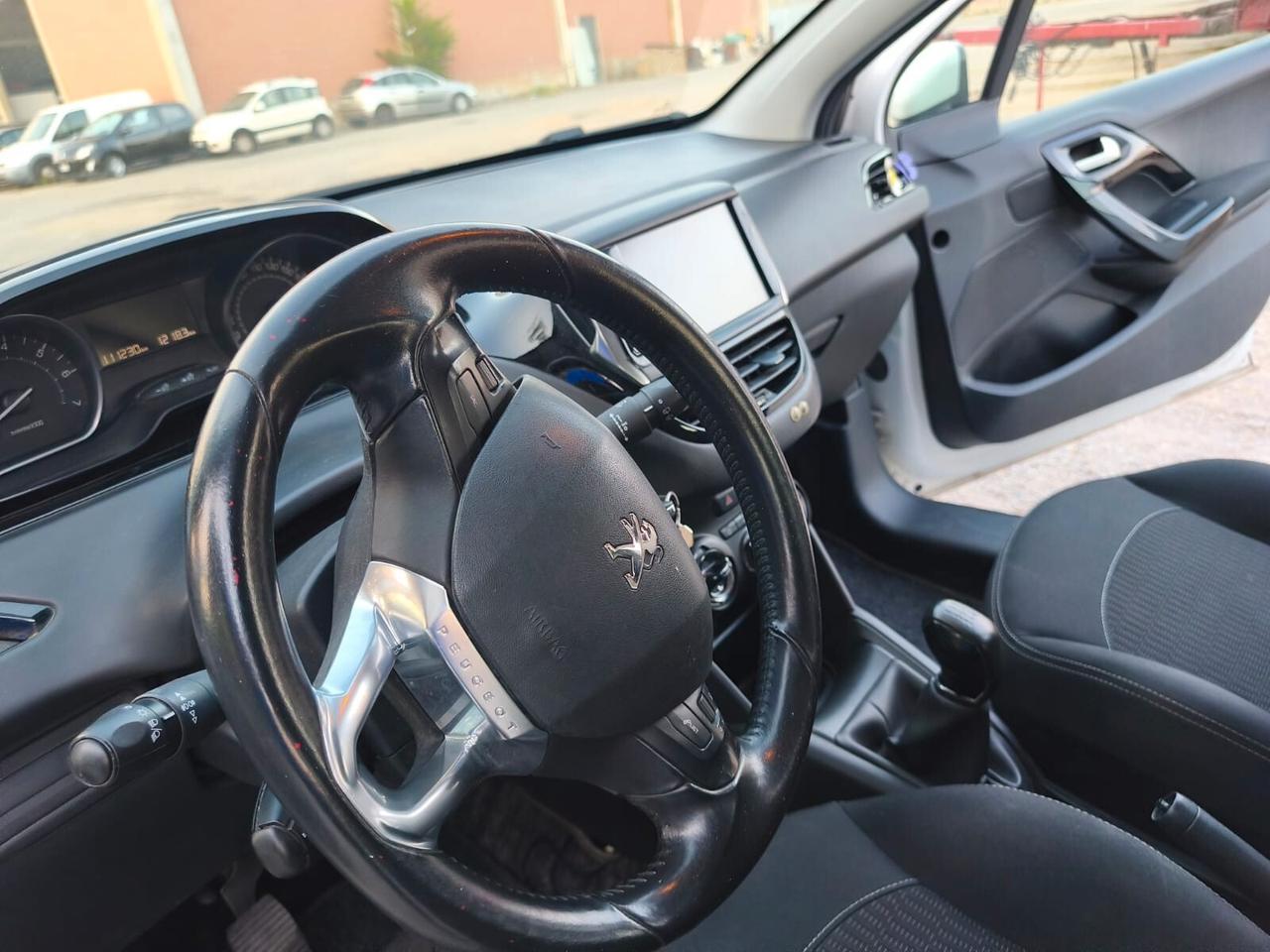 Peugeot 208 2017---1.2 Benzina Neopatentati