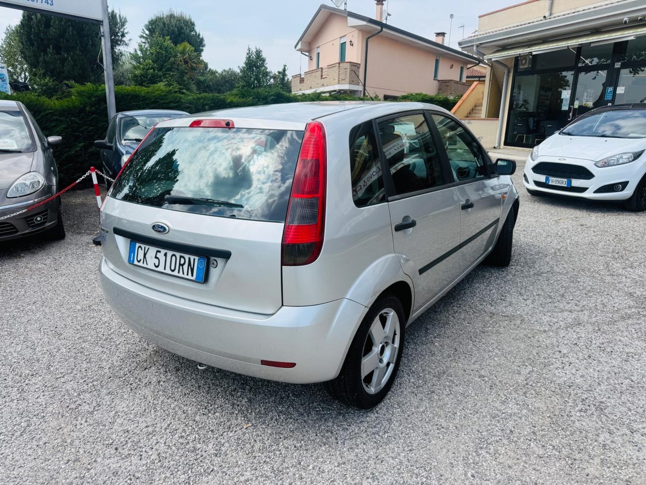 Ford Fiesta 1.4 16V 5p. Ghia