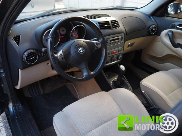 ALFA ROMEO 147 1.6i 16V T.S. (105 CV) cat 5p. Dist.